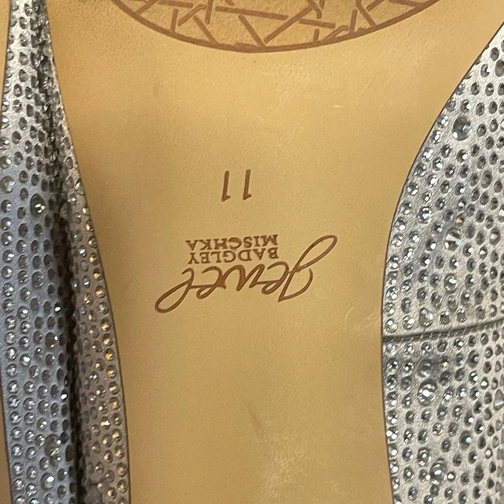 Badgley Mischka  Rhinestone Pointed-Toe Pumps in size 11 - Picture 7 of 9